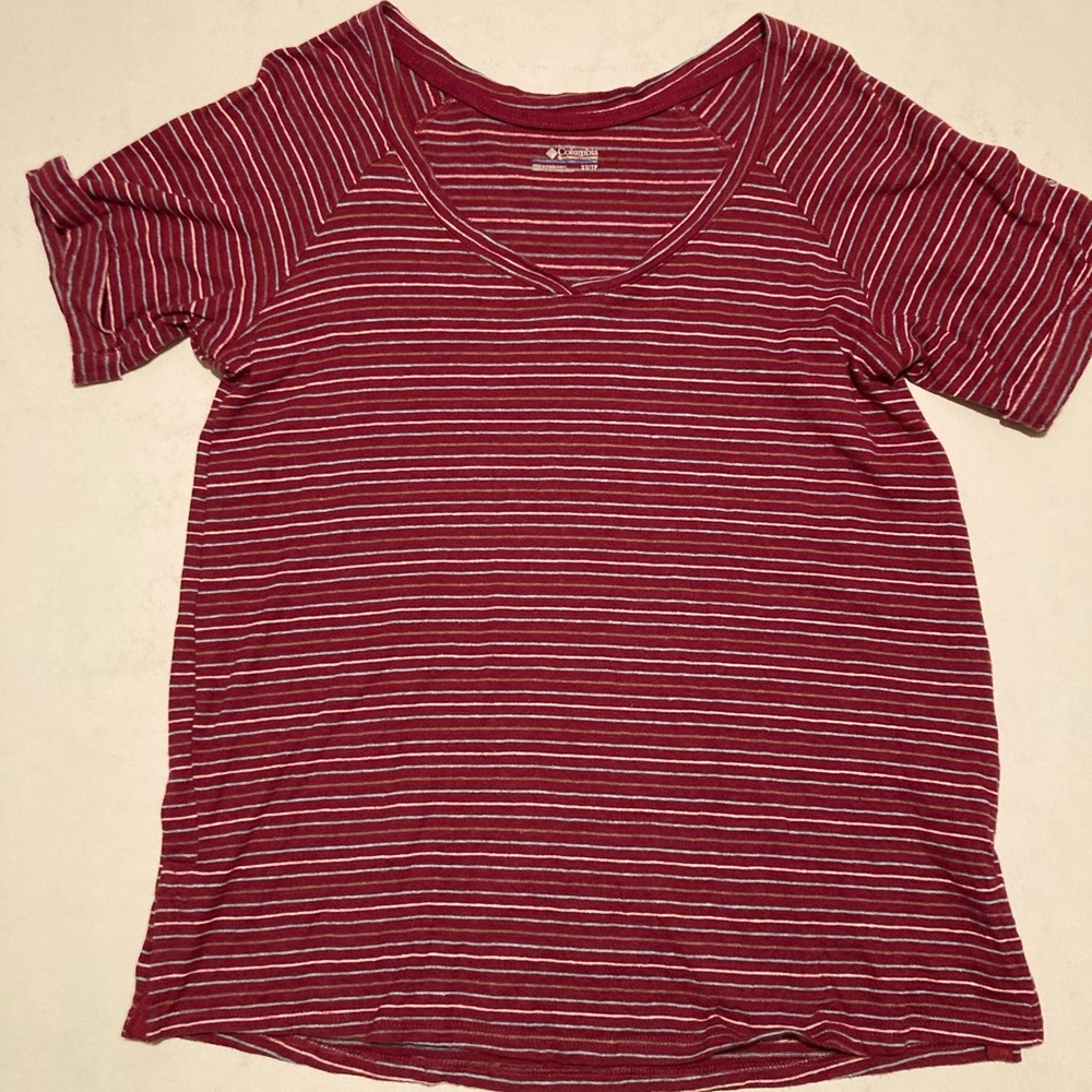 Columbia stripe vneck